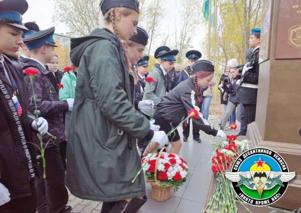 Усинские десантники открыли памятник В.Ф. Маргелову